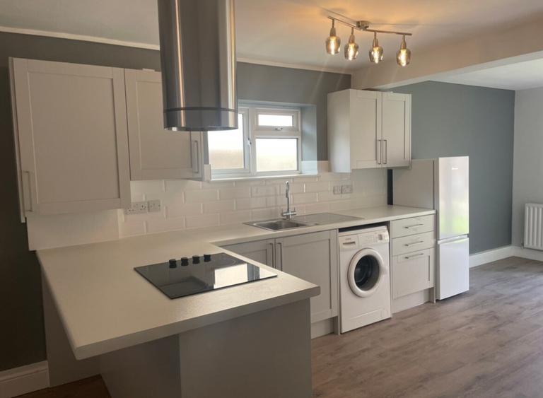 Clarkegrove Road, Broomhill, Sheffield, S10 2NH