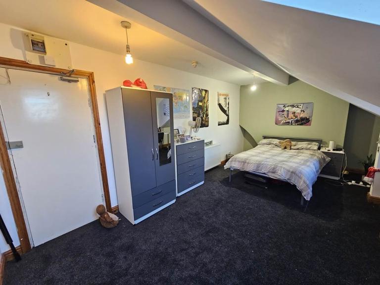 Barrfield Road, Salford, Manchester, M6 7EL