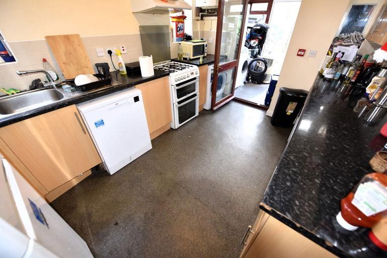 St Anns Lane, Headingley, Leeds, LS4 2SE