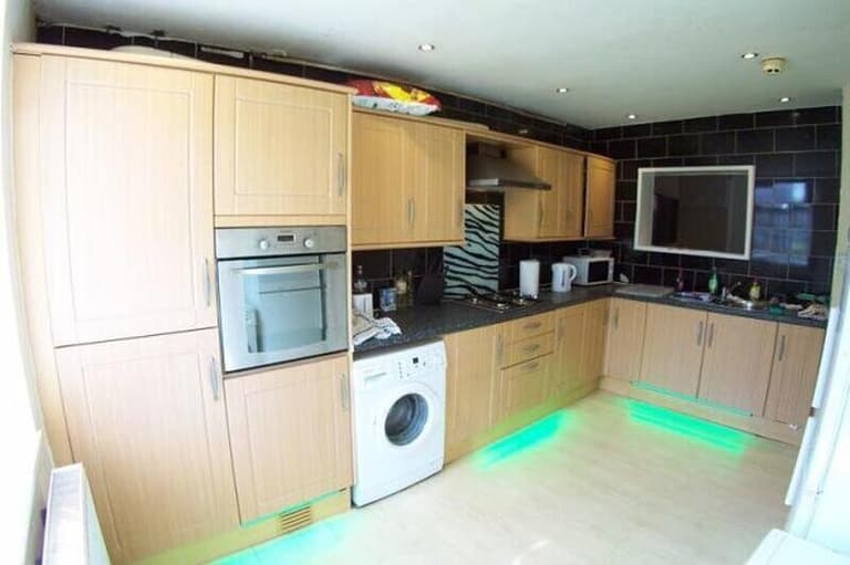 Ridgeway Terrace, Woodhouse, Leeds, LS6 2HU Ridgeway Terrace, Woodhouse, Leeds, LS6 2HU