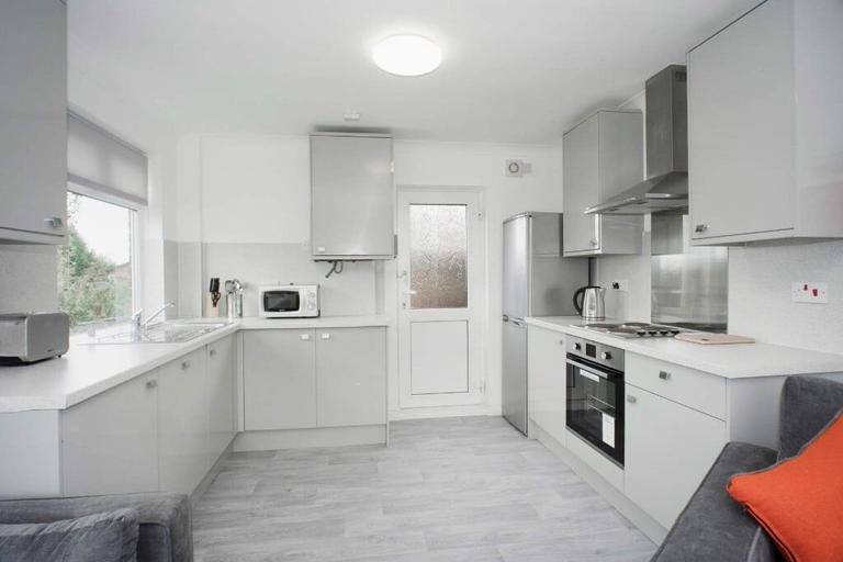 5 bedroom house for rent Charnwood Avenue Beeston, Nottingham, NG9 4DJ