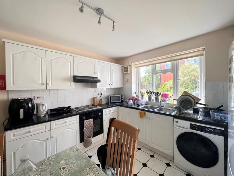 Earls Road, Portswood, Southampton, SO14 6TZ