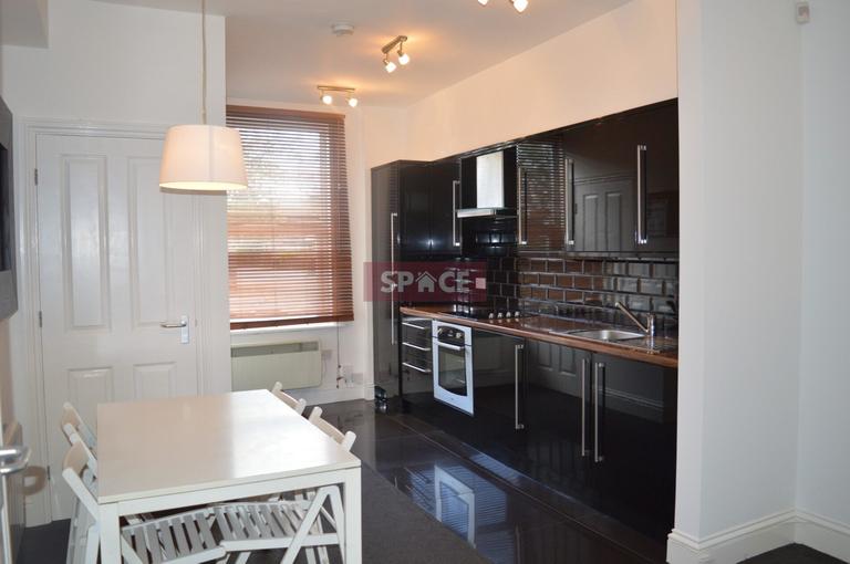 Melville Place, Woodhouse, Leeds, LS6 2LZ