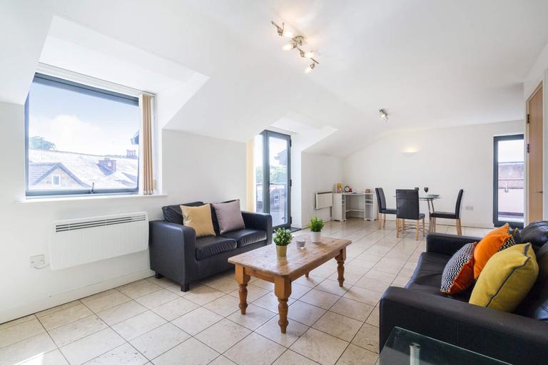 Cross Granby Terrace, Headingley, Leeds, LS6 3BA