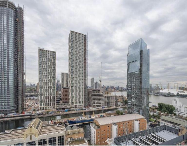 222 Marsh Wall, Canary Wharf, London, E14 9EN