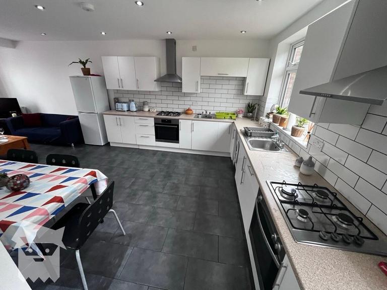 Craighill Road, Clarendon Park, Leicester, LE2 3FB