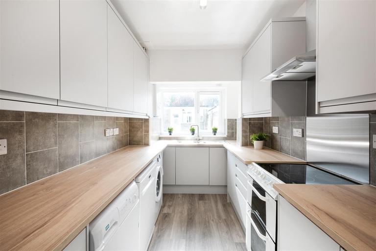 Lorne Road, Oldfield Park, Bath, BA2 3BY