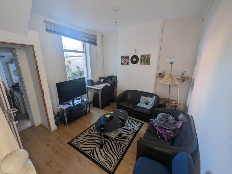 3 bedroom house for rent Merthyr Street, Cardiff, CF24 4JJ UniHomes