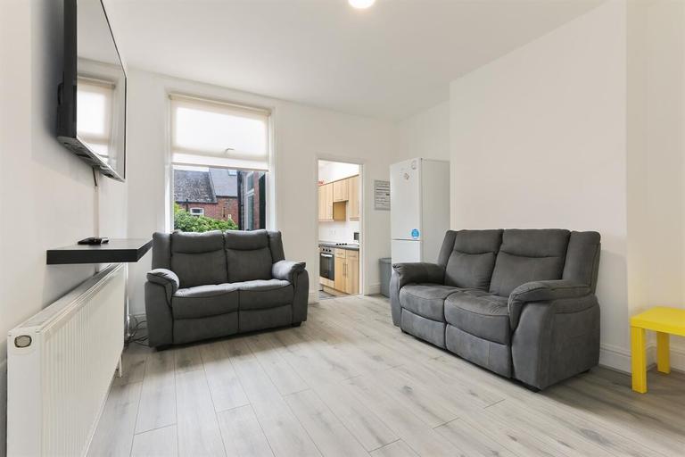 Tullibardine Road, Ecclesall, Sheffield, S11 7GL