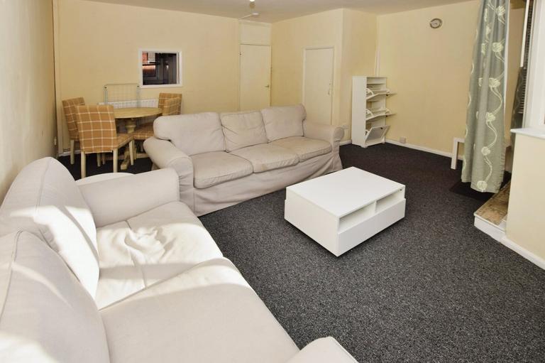 3 bedroom house for rent Merrow Walk, Manchester, M1 7JN | UniHomes