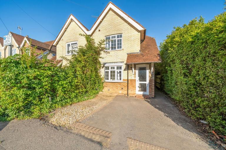 Raymond Crescent, Guildford, Surrey, GU2 7SX