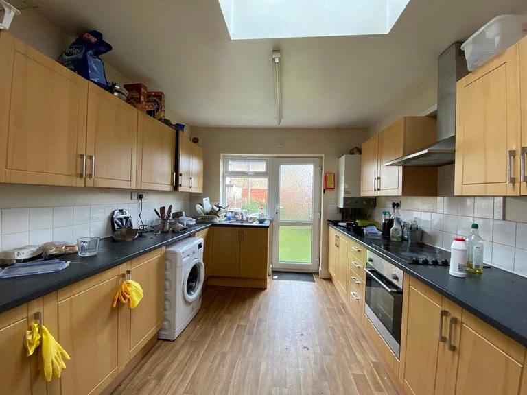 Upper Shaftesbury Avenue, Highfield, Southampton, SO17 3RT