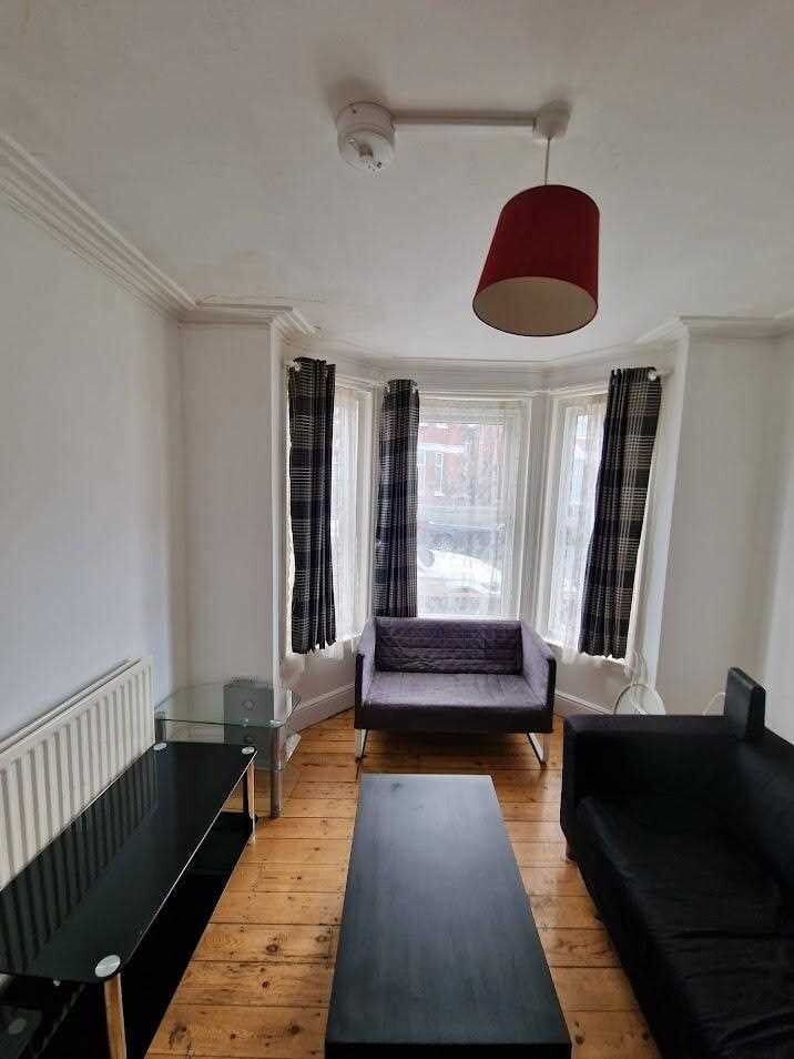 Newcombe Road, The Polygon, Southampton, SO15 2FS