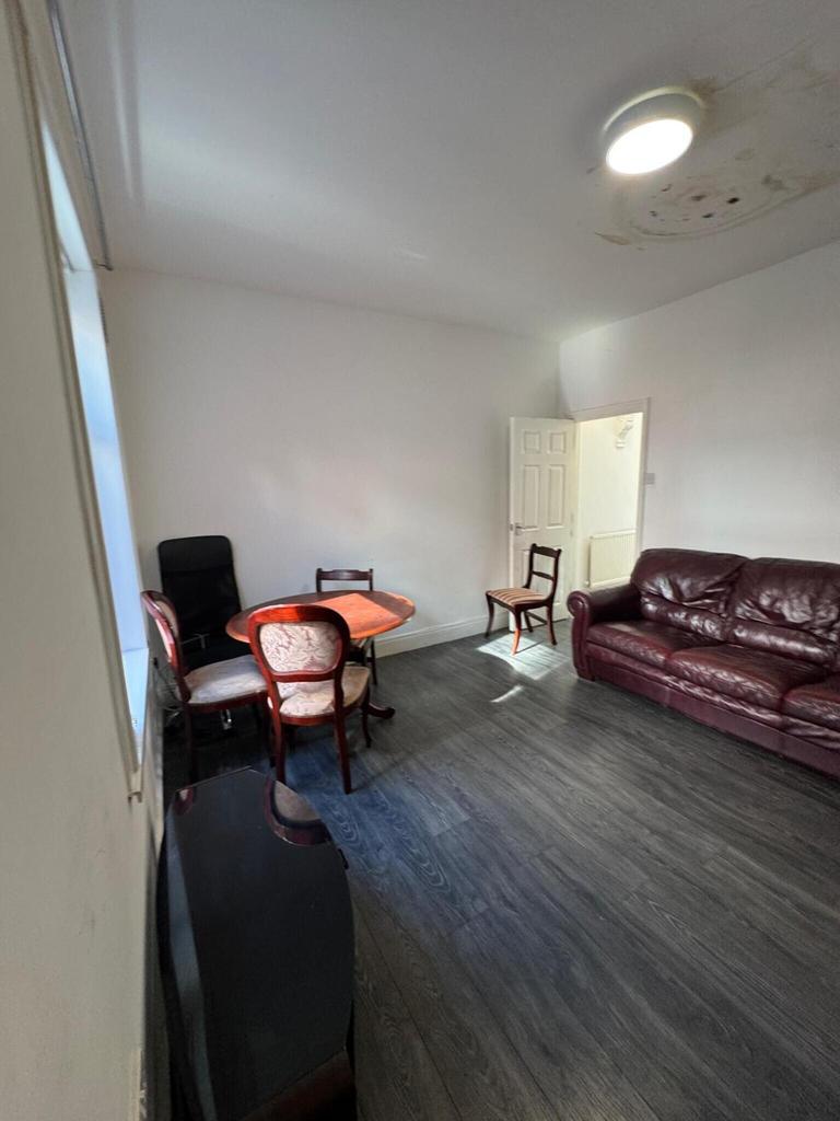 Burley Road, Burley, Leeds, LS4 2EU