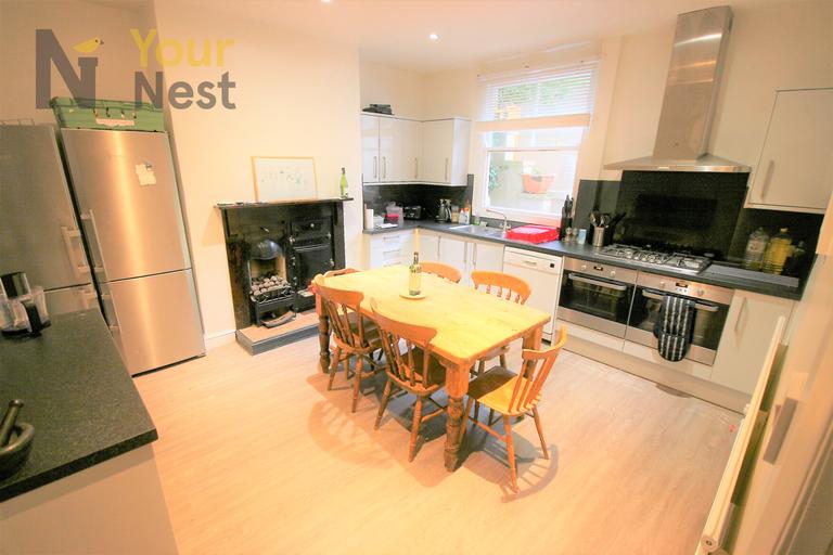 Saint Michael's Road, Headingley, Leeds, LS6 3BG