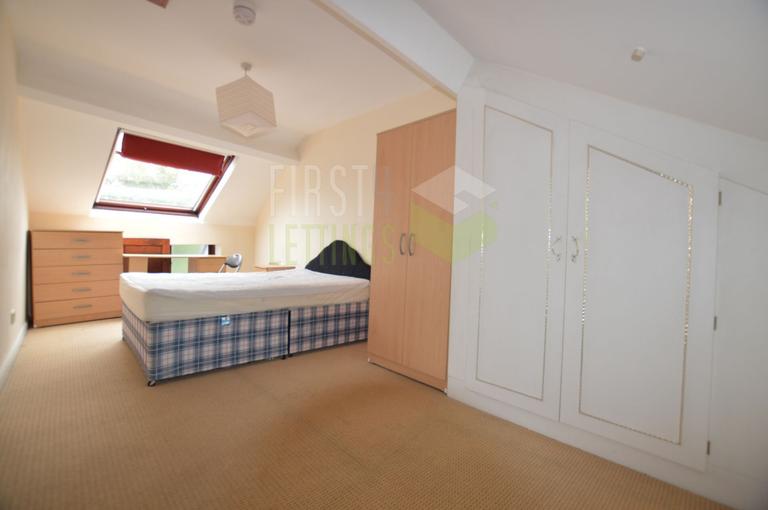 Clarendon Park Road, Clarendon Park, Leicester, LE2 3AE