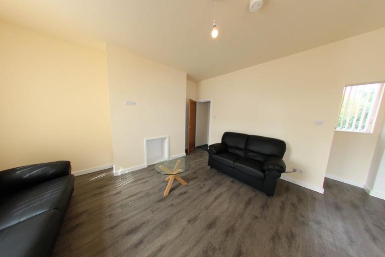Melville Place, Woodhouse, Leeds, LS6 2LZ