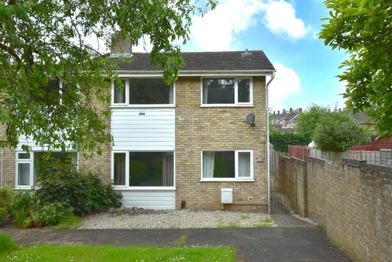 Leng Crescent, Eaton, Norwich, NR4 7NY Leng Crescent, Eaton, Norwich, NR4 7NY