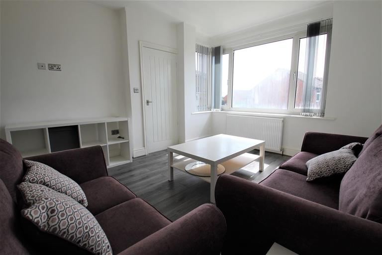 Marian Terrace, Woodhouse, Leeds, LS6 2UB