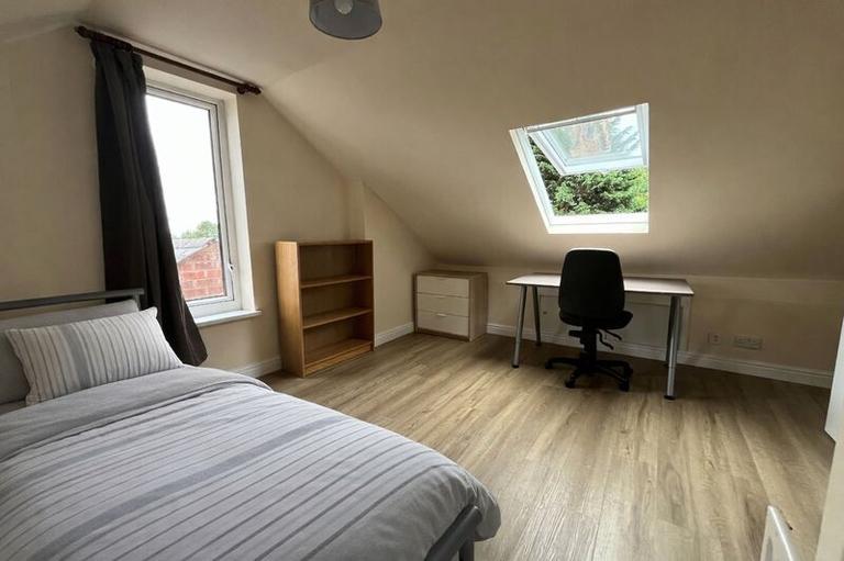 Rolleston Drive, Lenton, Nottingham, NG7 1LA