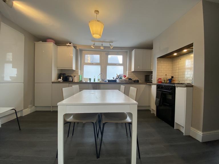 Moy Road, Roath, Cardiff, CF24 4TG