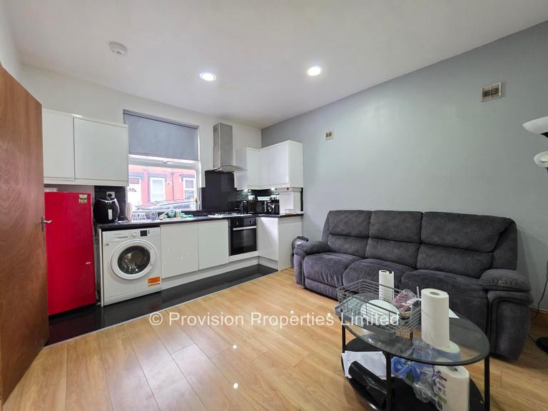 Thornville Mount Leeds, Hyde Park, Leeds, LS6 1JX