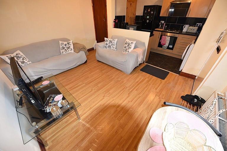 Harold Mount, Hyde Park, Leeds, LS6 1PW