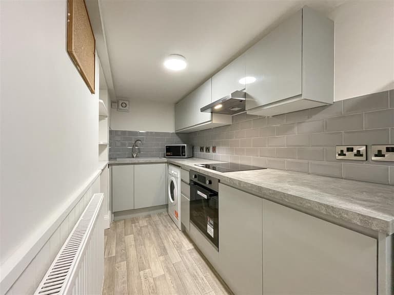 9 Parkers Road, Broomhill, Sheffield, S10 1BN 9 Parkers Road, Broomhill, Sheffield, S10 1BN