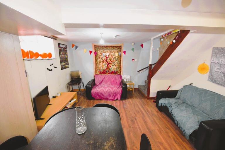 Harold Mount, Hyde Park, Leeds, LS6 1PW