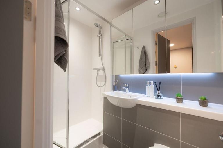 Lido Road, Guildford, Surrey, GU1 1EZ