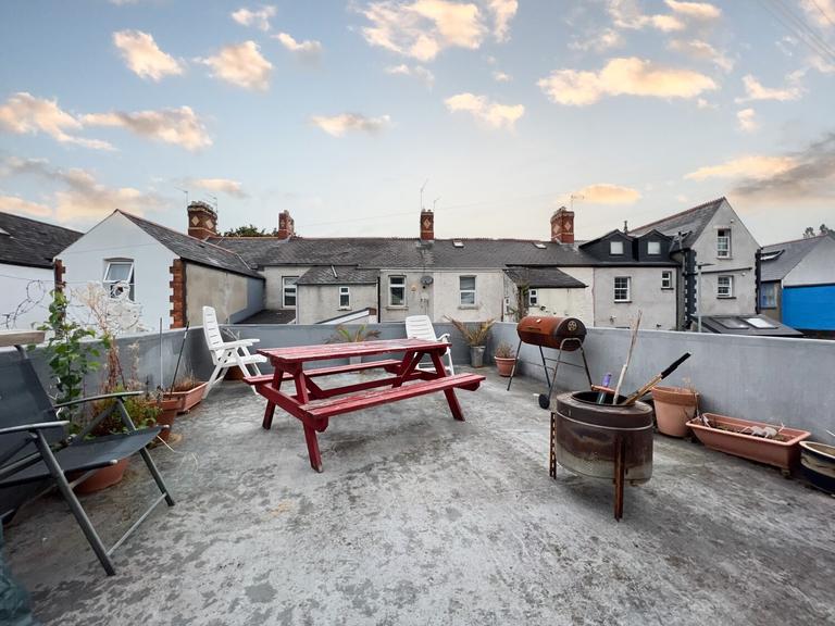 Wellfield Road, Roath, Cardiff, CF24 3PA