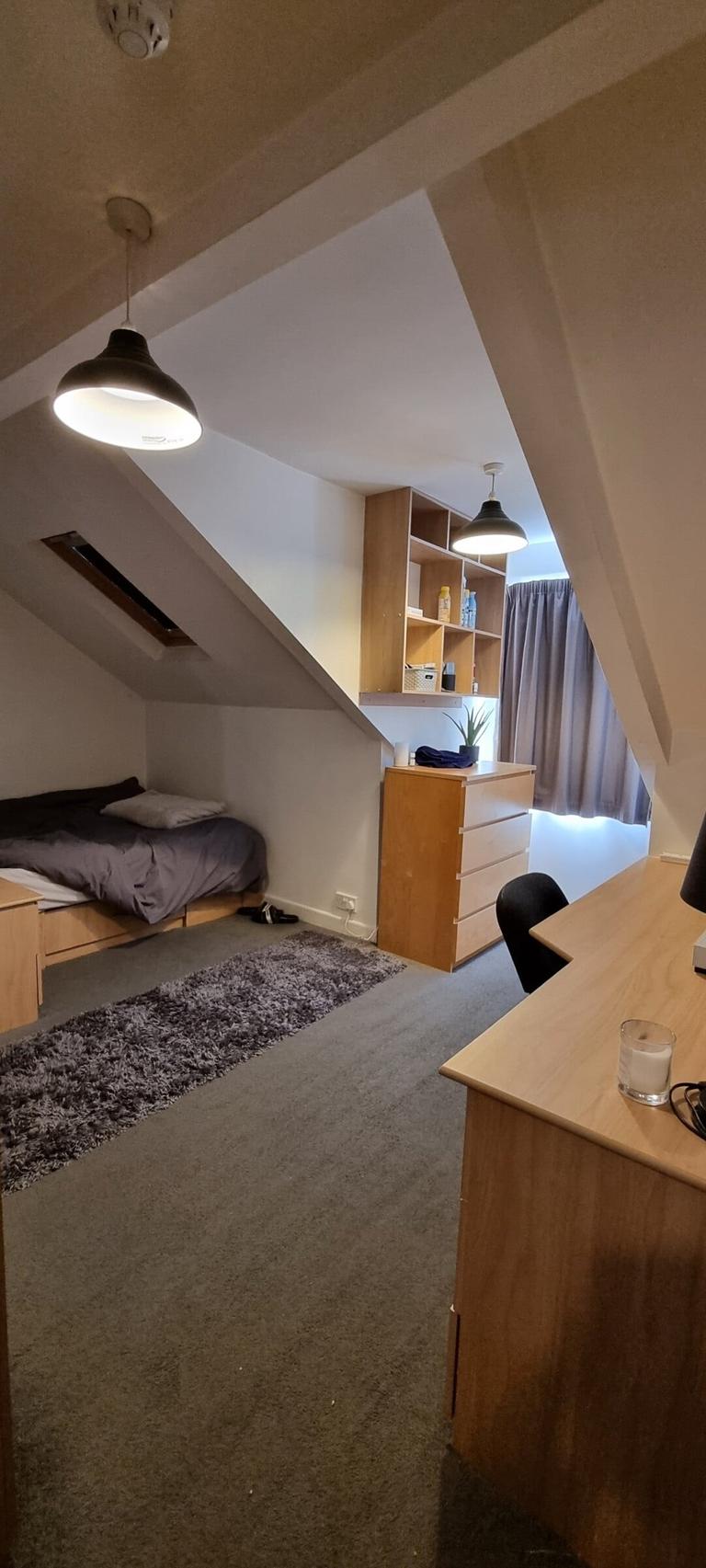 Ash Road, Headingley, Leeds, LS6 3JF