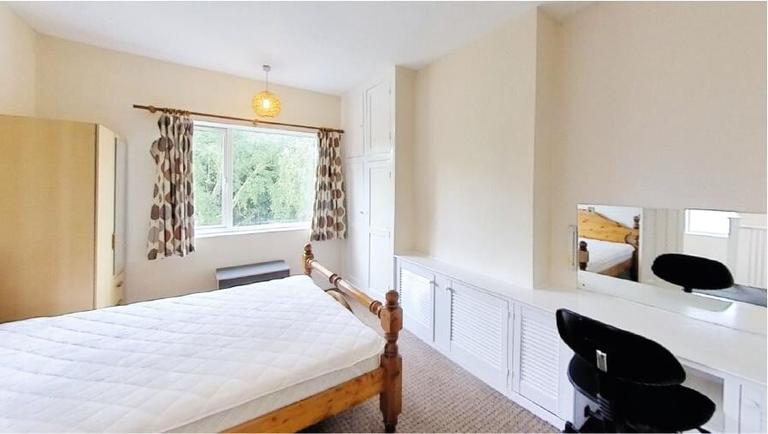 Gainsborough Road, Clarendon Park, Leicester, LE2 3DH