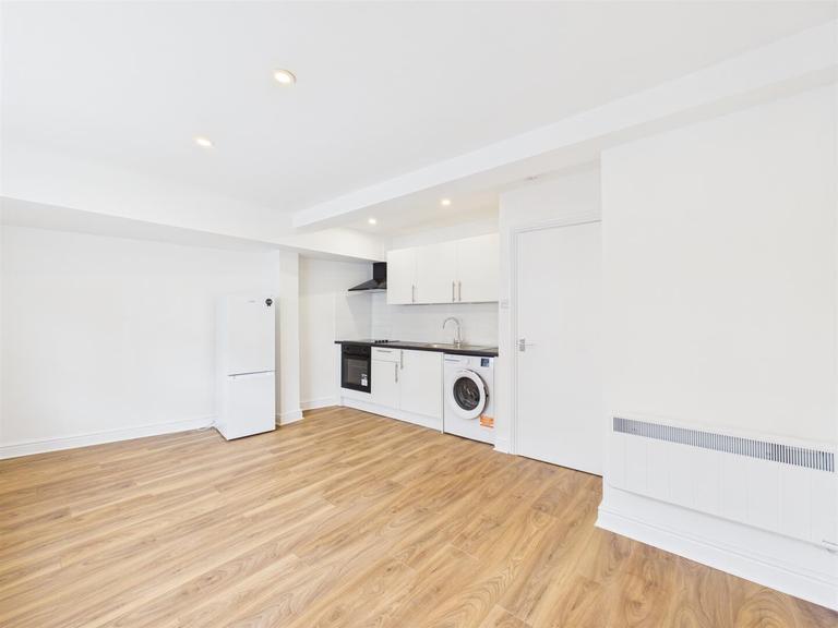 Bethnal Green Road, Shoreditch, London, E2 6DG