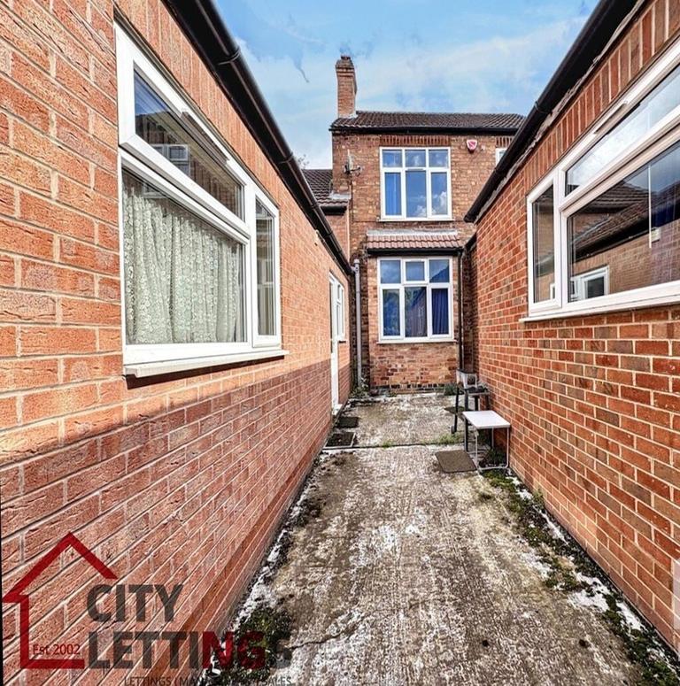 Arnesby Road, Lenton, Nottingham, NG7 2EA