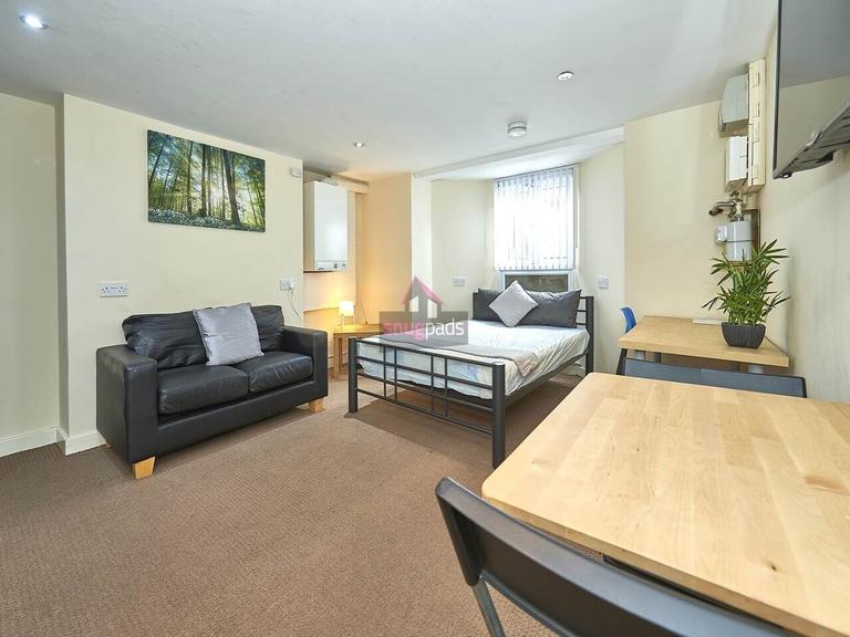 Carlton Road, Salford, Manchester, M6 7EW