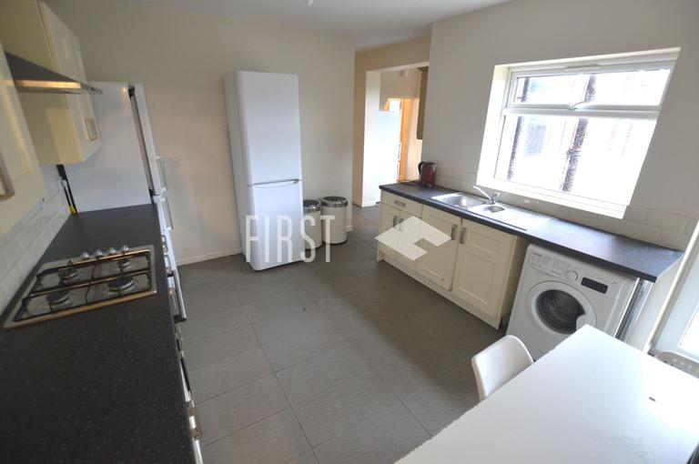 Avenue Road Extension, Clarendon Park, Leicester, LE2 3EQ