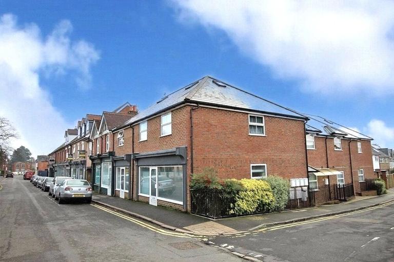 Armstrong Road, Egham, Surrey, TW20 0RW
