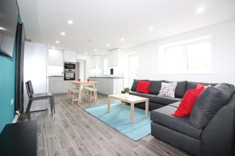 6 bedroom house for rent Rhymney Street, Cardiff, CF24 4DL UniHomes