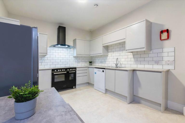 Derby Road, Lenton, Nottingham, NG7 2DP