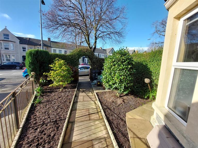 Richmond Road, Roath, Cardiff, CF24 3BX