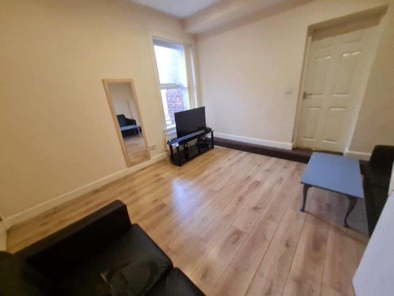 4 bedroom apartment for rent Wilmslow Road, Manchester, M14 6LD UniHomes