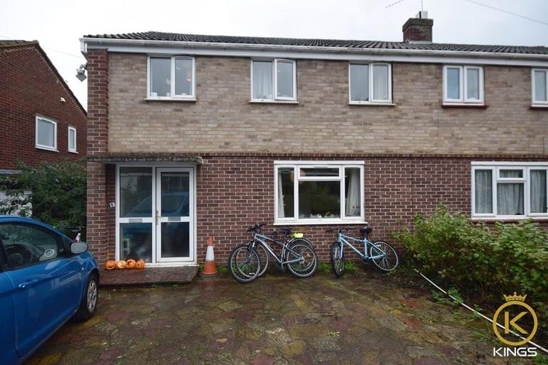 Applegarth Avenue, Guildford, Surrey, GU2 8LR