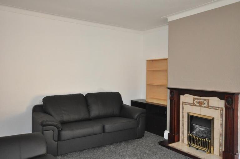 Woodside Place, Burley, Leeds, LS4 2QU