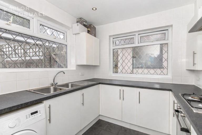 Bevendean Crescent, Moulsecoomb, Brighton, BN2 4RD