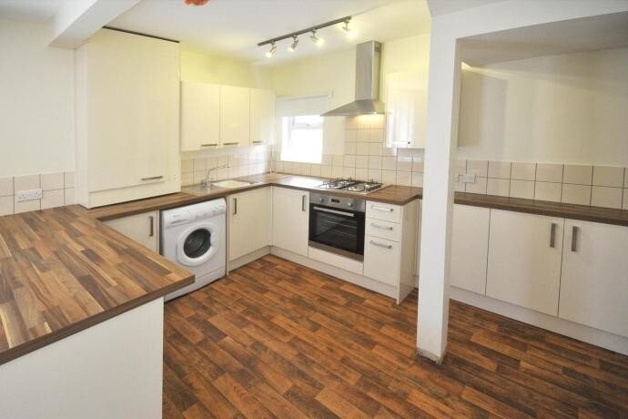 Headingley Mount, Headingley, Leeds, LS6 3JX