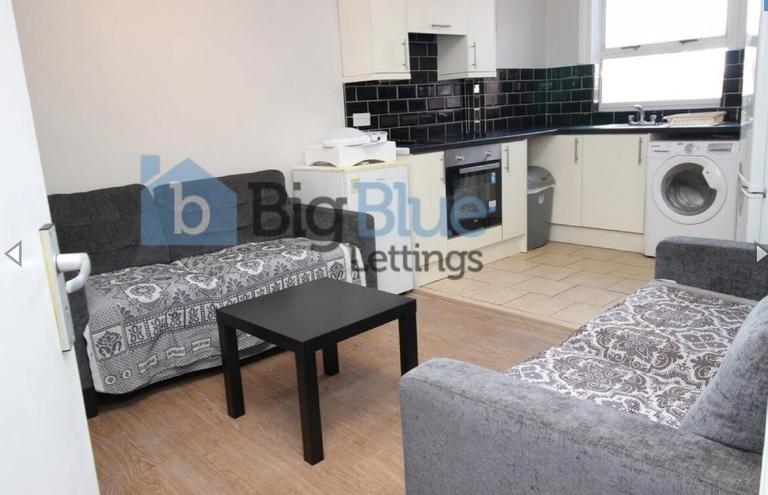 Hyde Park Road, Hyde Park, Leeds, LS6 1AH