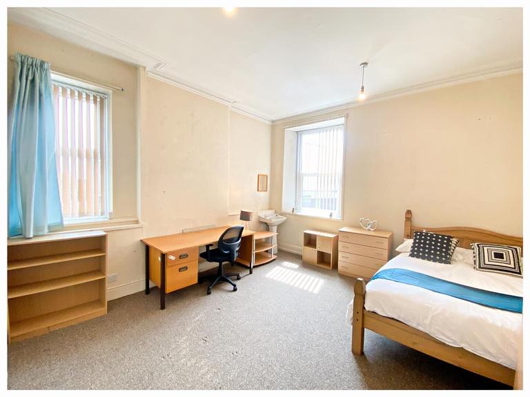 Beech Hill Road Upper Flat, Broomhill, Sheffield, S10 2SA