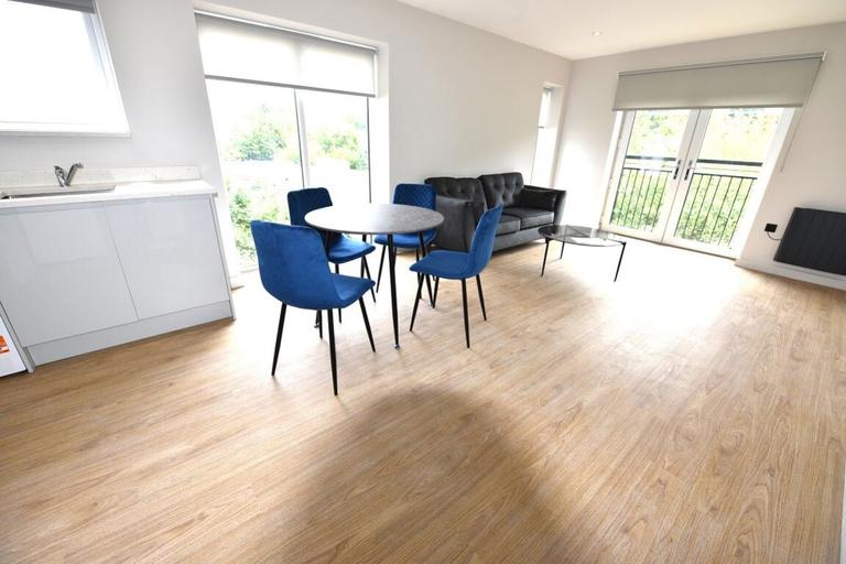 529 Stanningley Road, Burley, Leeds, LS13 4AX