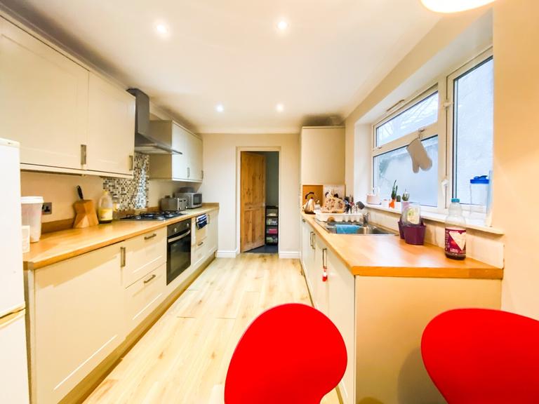 4 bedroom house for rent Emerald Street, Cardiff, CF24 1QA UniHomes